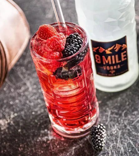 Rezept: So mixt du den perfekten Ruby Rock - MBG Amber Room