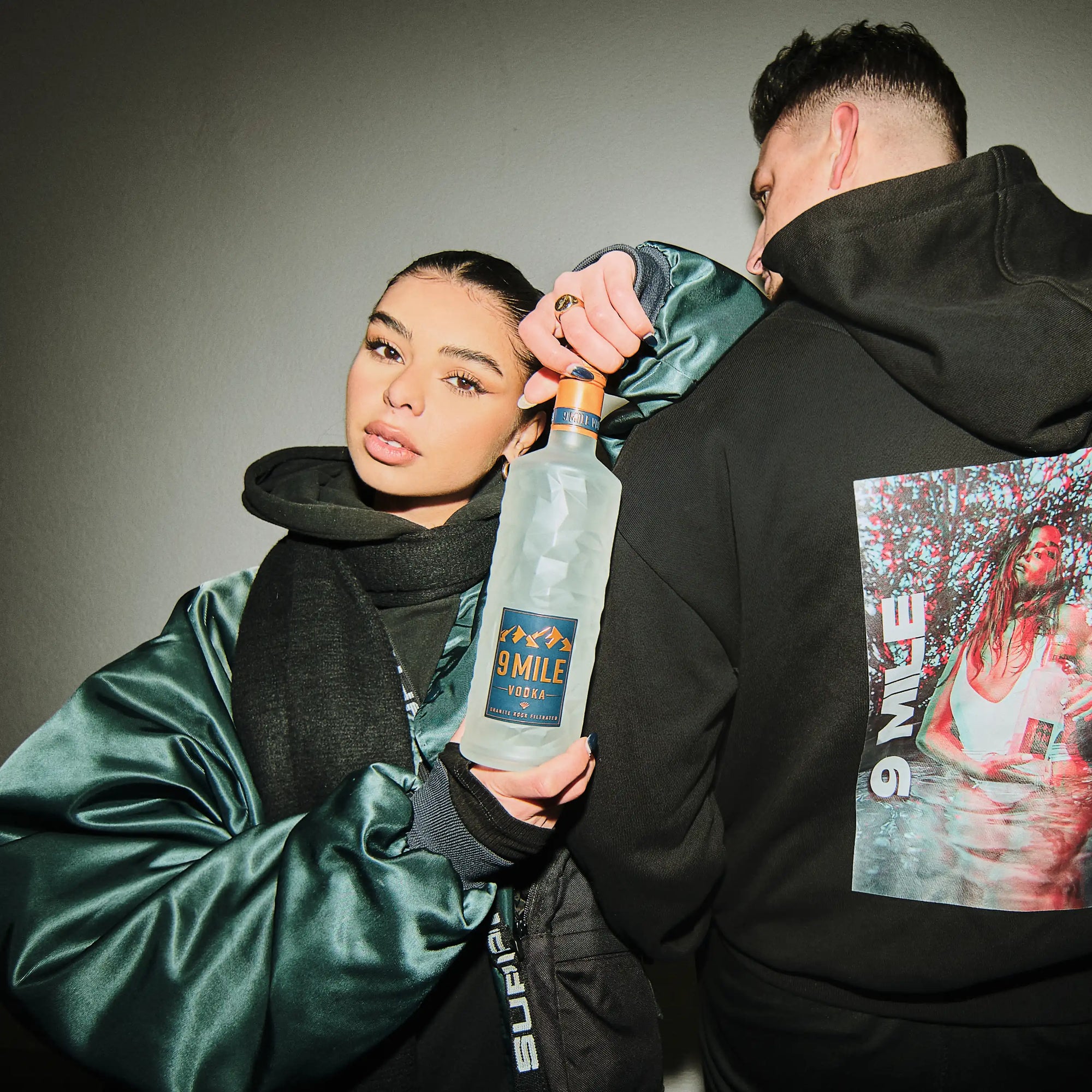 9 MILE Vodka x HAYNES RUM Copper Mug Bundle - MBG Amber Room