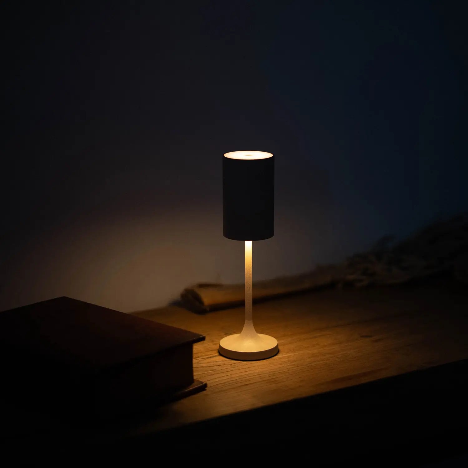 LUCENT CROWN MINI SARDINIA BLACK - MBG Amber Room