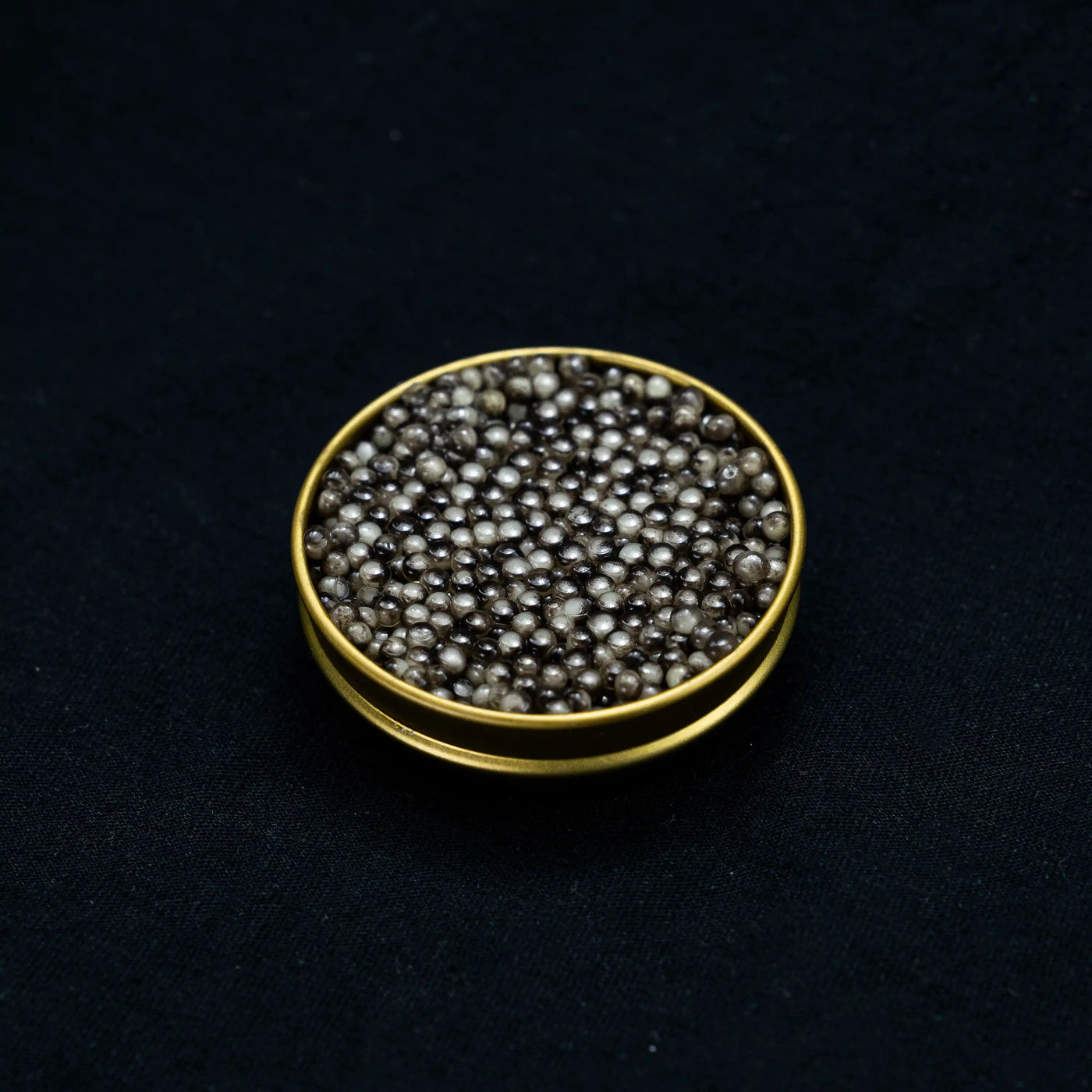 Noir Velvet Obsidian Beluga Caviar x 9 MILE Vodka 0,7L