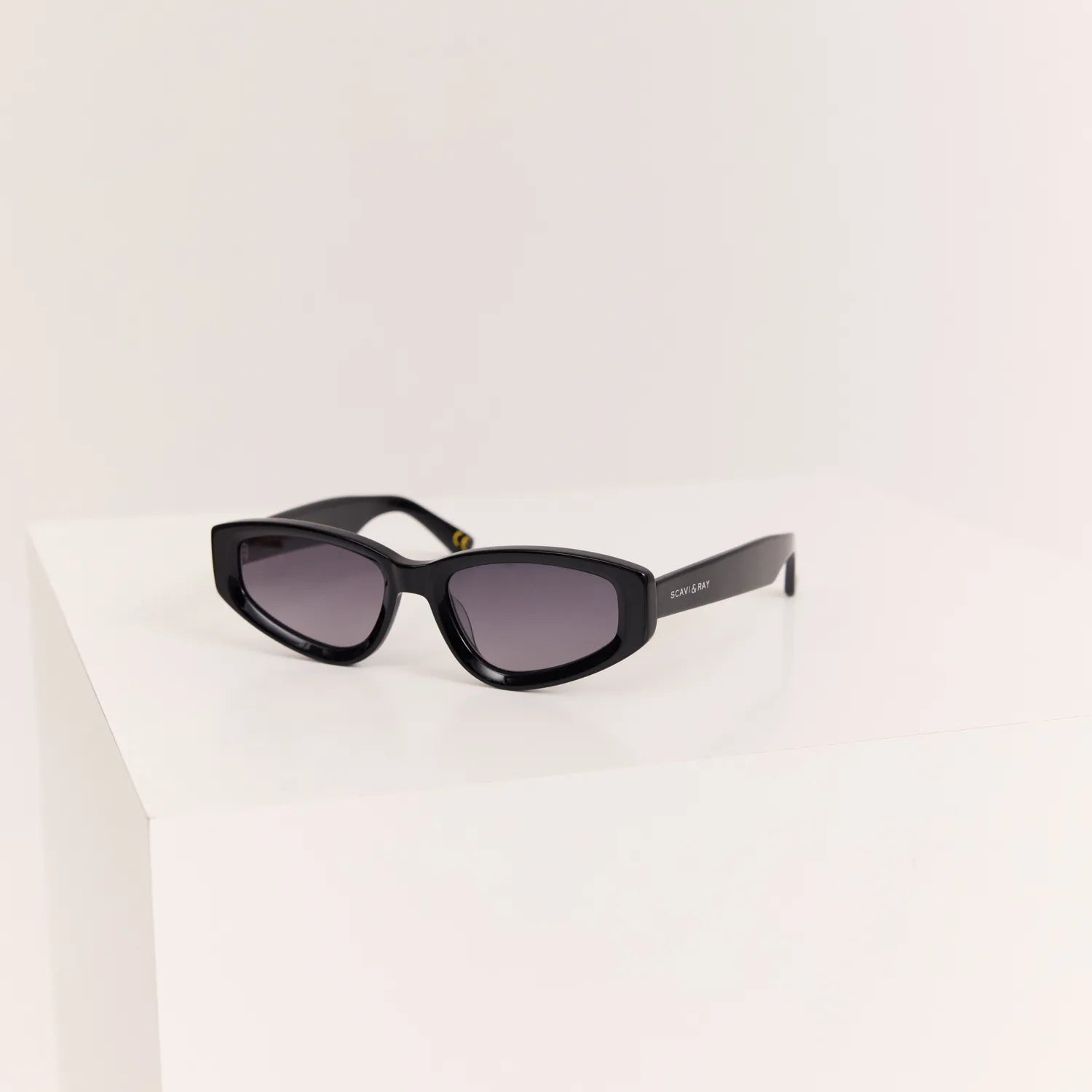SCAVI & RAY SUNGLASSES FLORA BLACK - MBG Amber Room