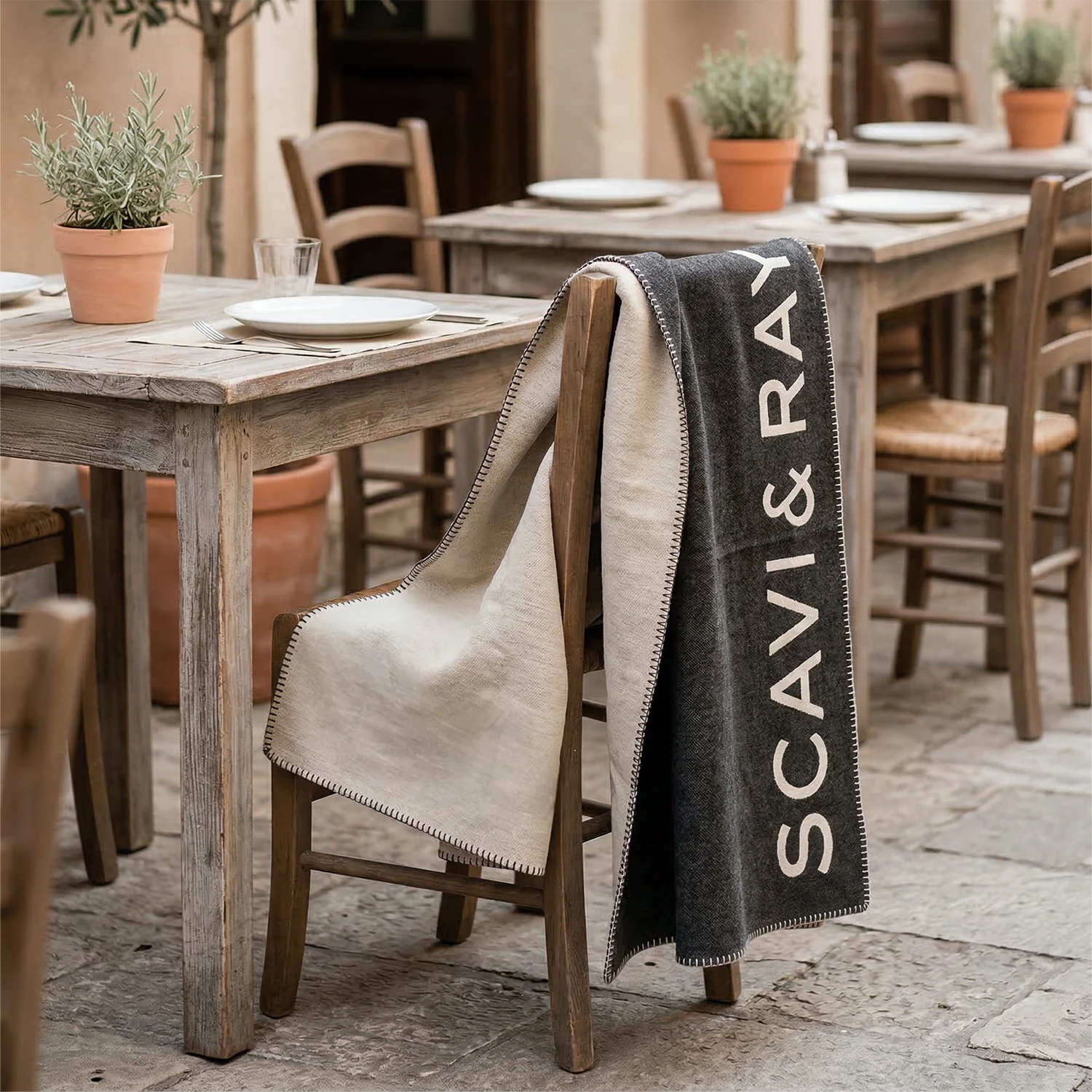 SCAVI & RAY FLEECE BLANKET