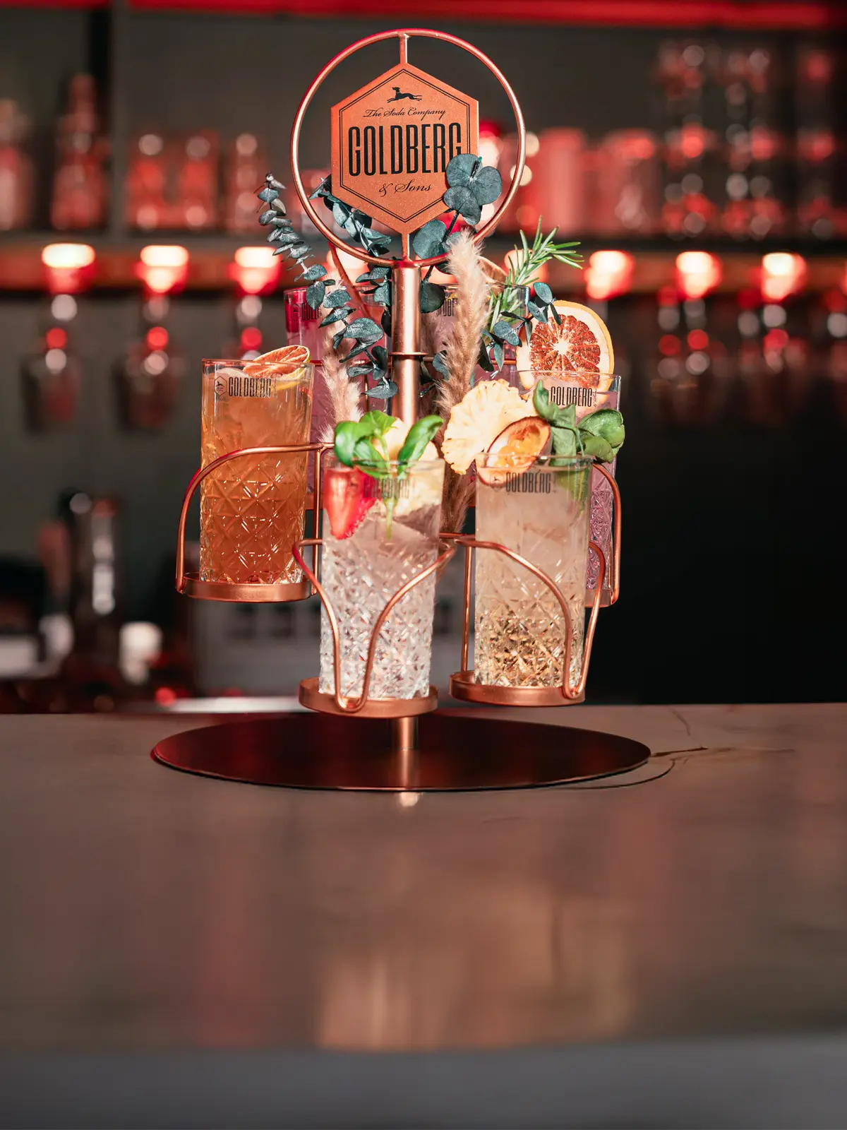 GLÄSER & SERVING TREES